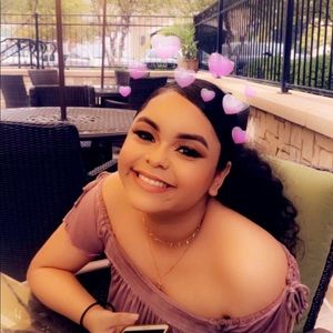 Meet your Posher, Kendra